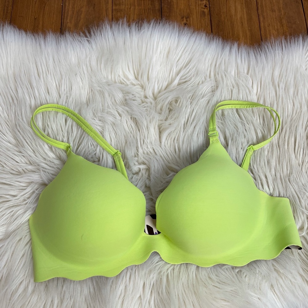 Victoria’s Secret Very Sexy Secret Embrace Bra 38C